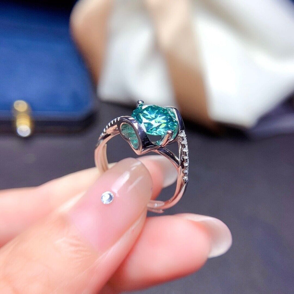 VVS1 Round Brilliant Cut 2 CT Green Moissanite Cocktail Ring
