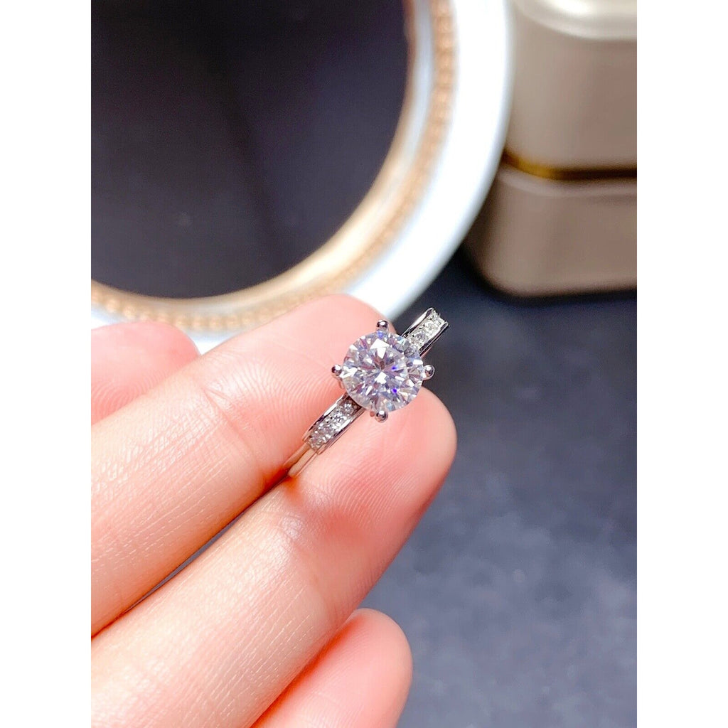 VVS1 1CT White Moissanite Engagement Ring Round Brilliant Cut