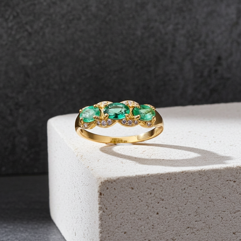 Natural Emerald Gemstone Band Ring VVS Grade 925 Sterling Silver