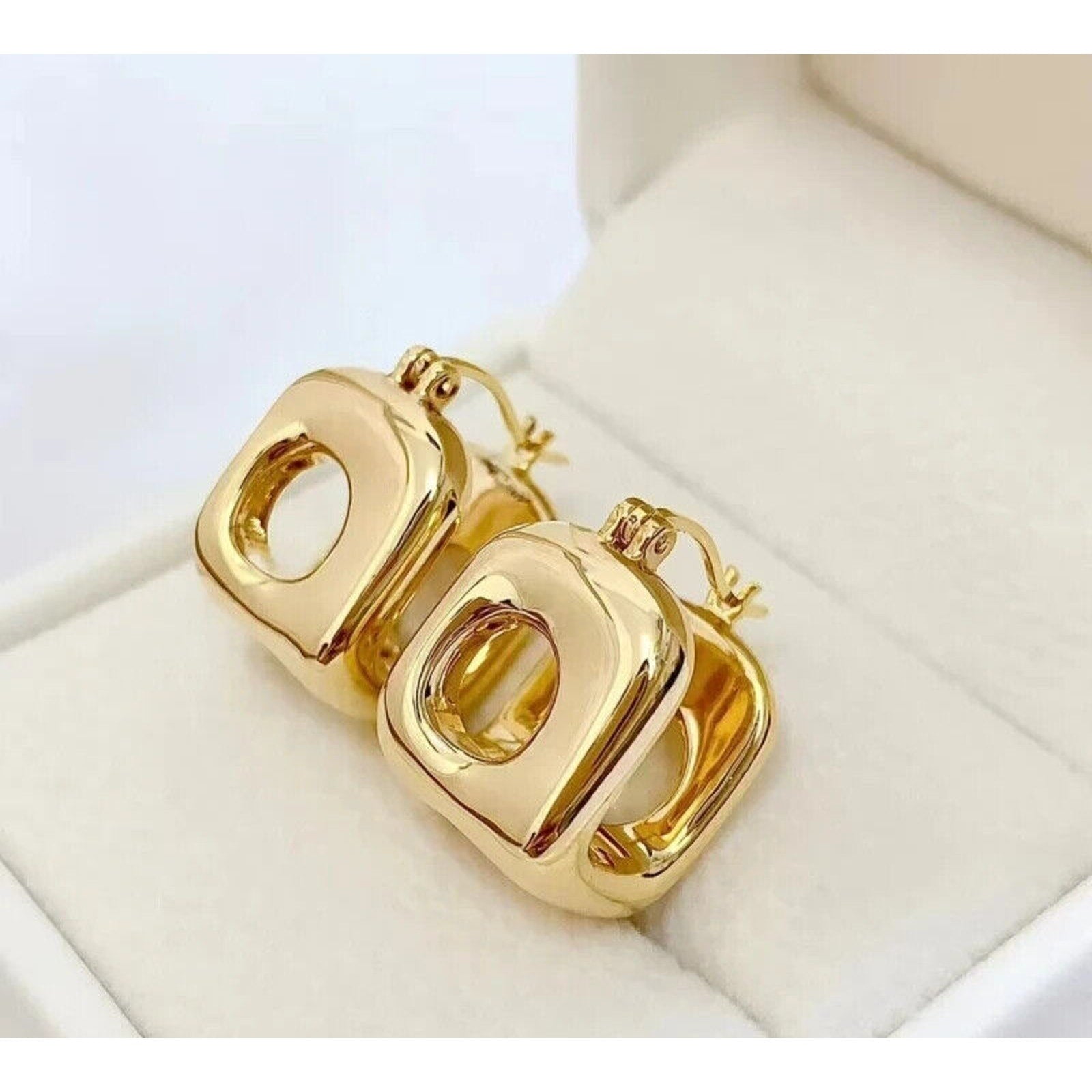 Solid Yellow Gold Rounded Hoop Earrings, 18k Yellow Gold Unique Hoops A750