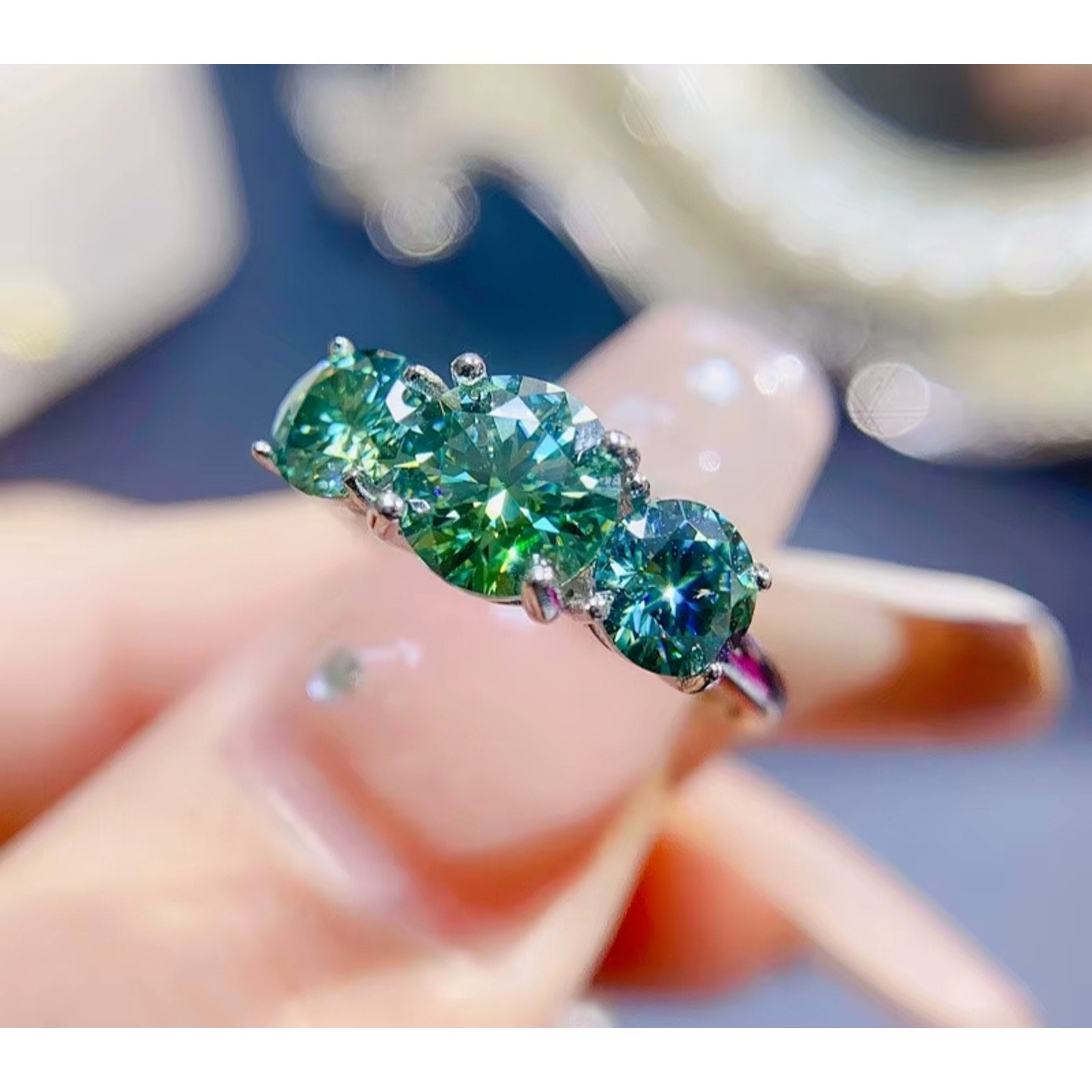VVS1 3 Stone Green Moissanite Ring 925 Sterling Silver