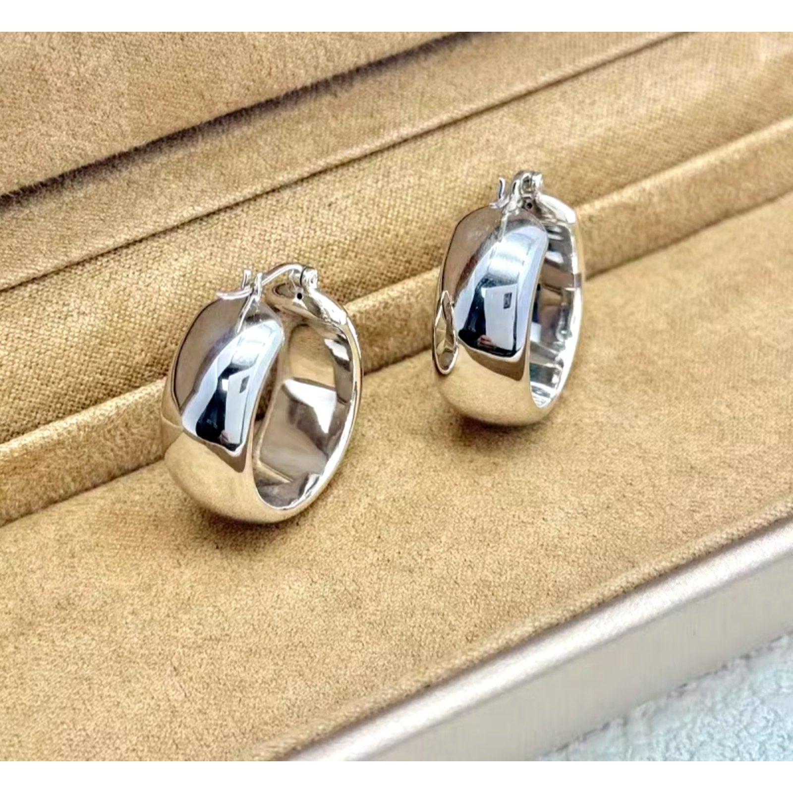 18k Gold Hoop Earrings, Yellow Gold Hoop Earrings 18k, 18k Solid White Gold Hoop Earrings, Au750 Hoop Earrings, Au750 Yellow Gold Hoop Earrings, Yellow Gold Hoop Earrings 18k, Women’s 18k Gold Hoop Earrings, 18k Gold Earrings, 18k Yellow Gold Hoop Earrings, Solid Yellow Gold Hoops, White Gold Hoop Earrings 18k, 18k Gold Jewelry, 18k Yellow Gold Jewelry, Solid Yellow Gold Earrings, Women’s Yellow Gold Earrings, Women’s Yellow Gold Hoop Earrings 18k, Au750 Yellow Gold Hoops, Au750 Yellow Gold Earrings