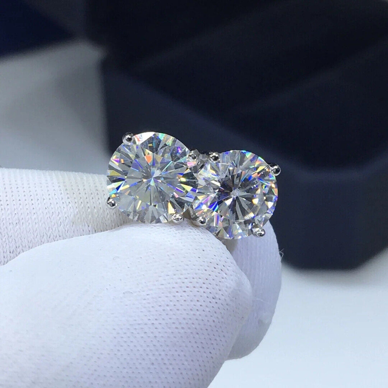 VVS1 Round Brilliant Cut White Moissanite Stud Earrings 1CT, 2CT or 3CT