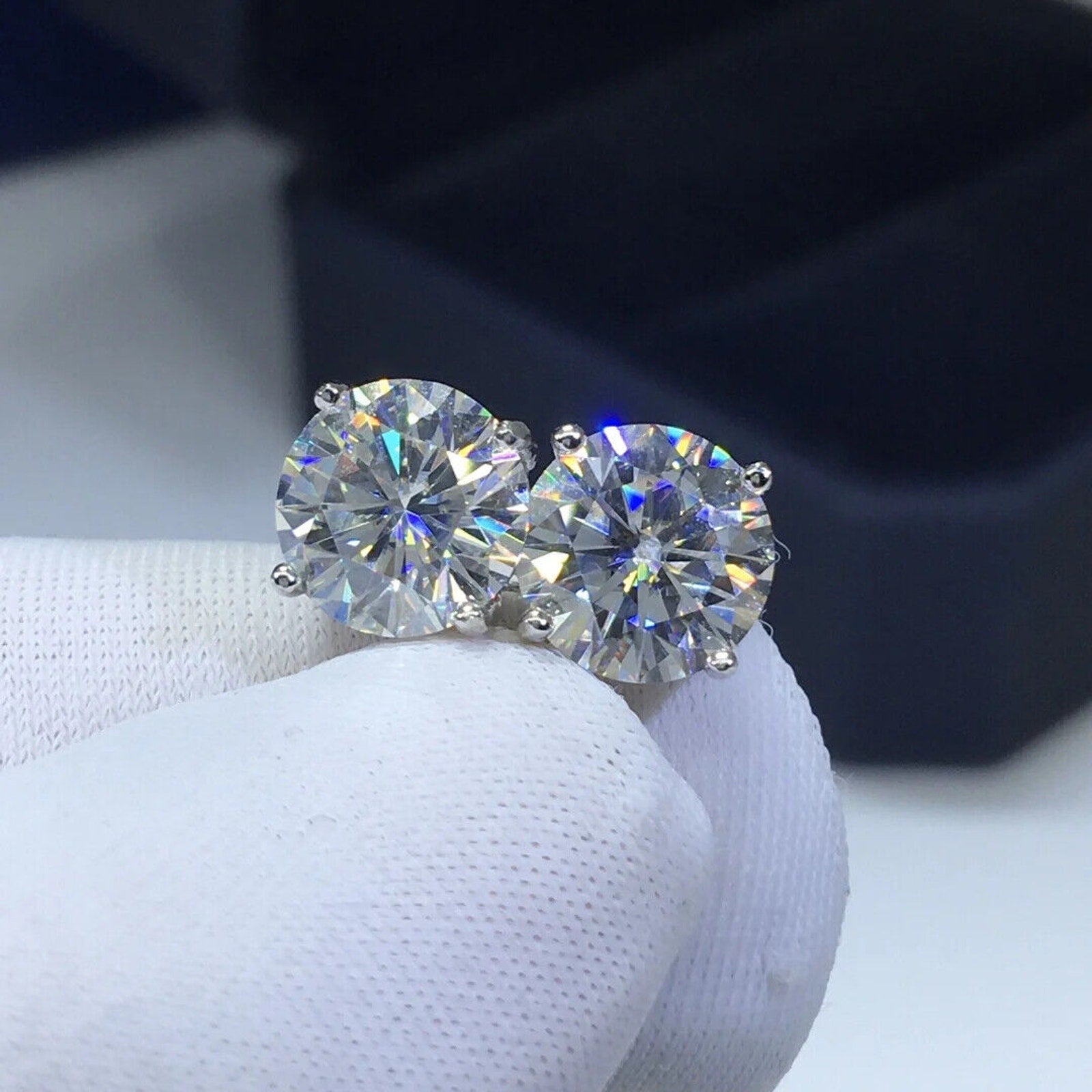 VVS1 Round Brilliant Cut White Moissanite Stud Earrings 1CT, 2CT or 3CT