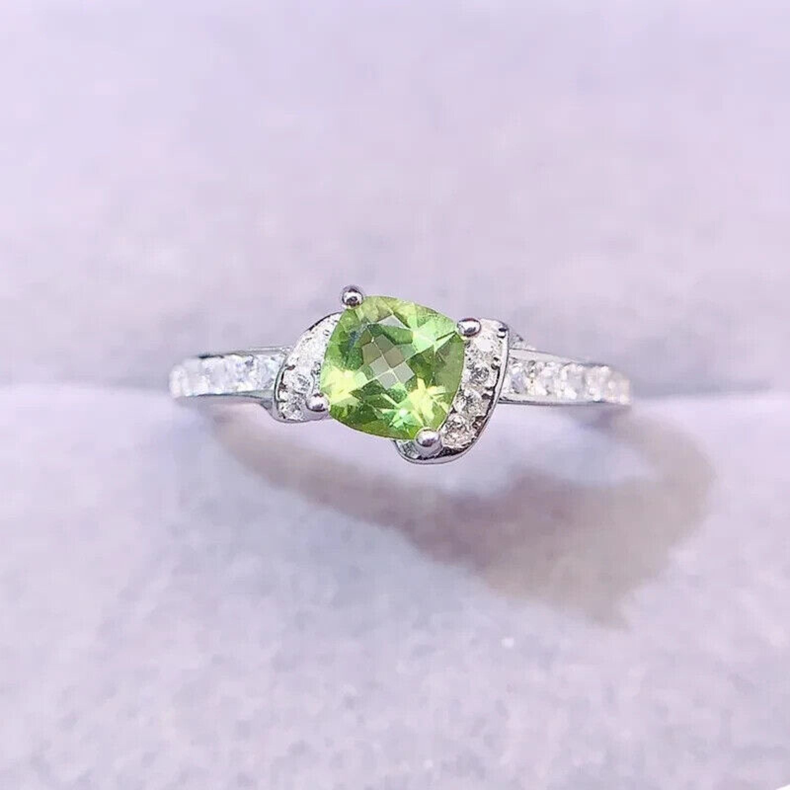 Natural Peridot Cushion Cut Gemstone Ring 5mm