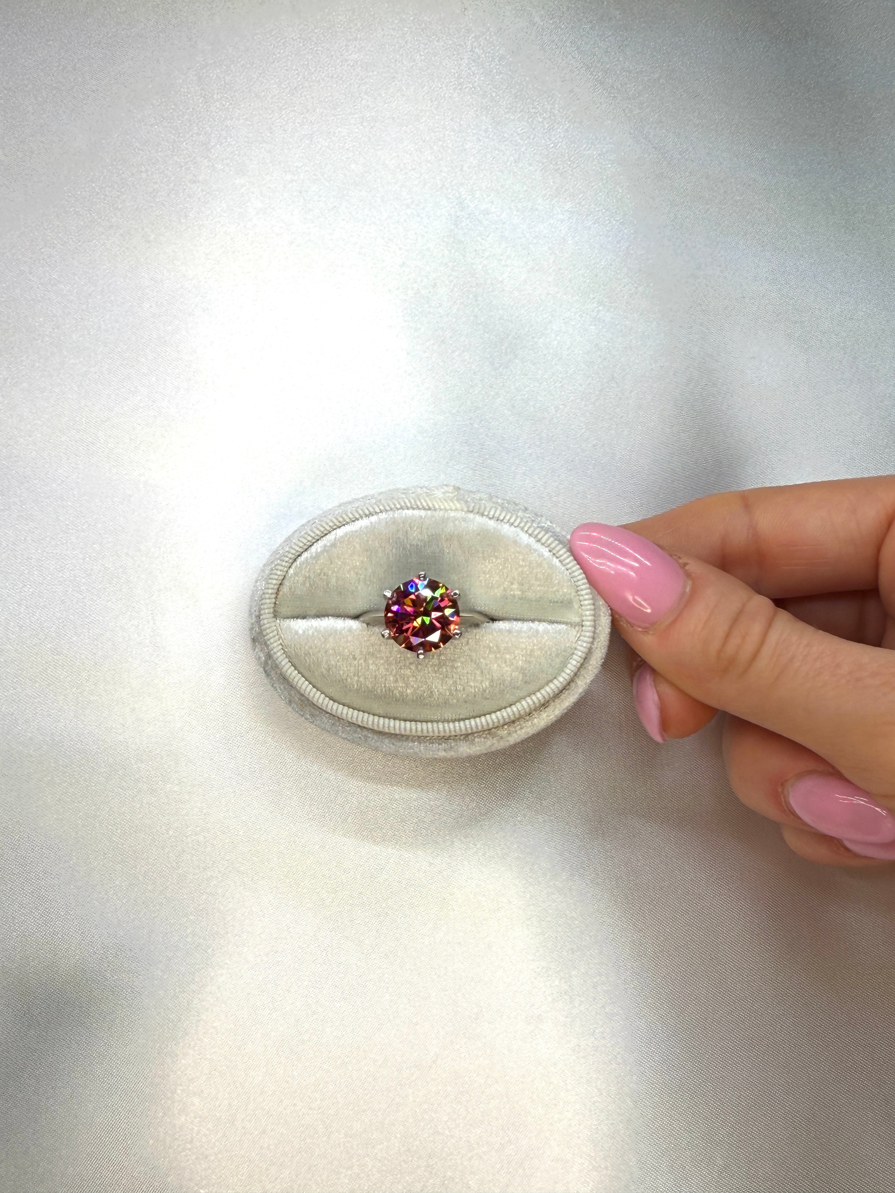 5CT VVS1 Round Brilliant Cut Red Moissanite Ring