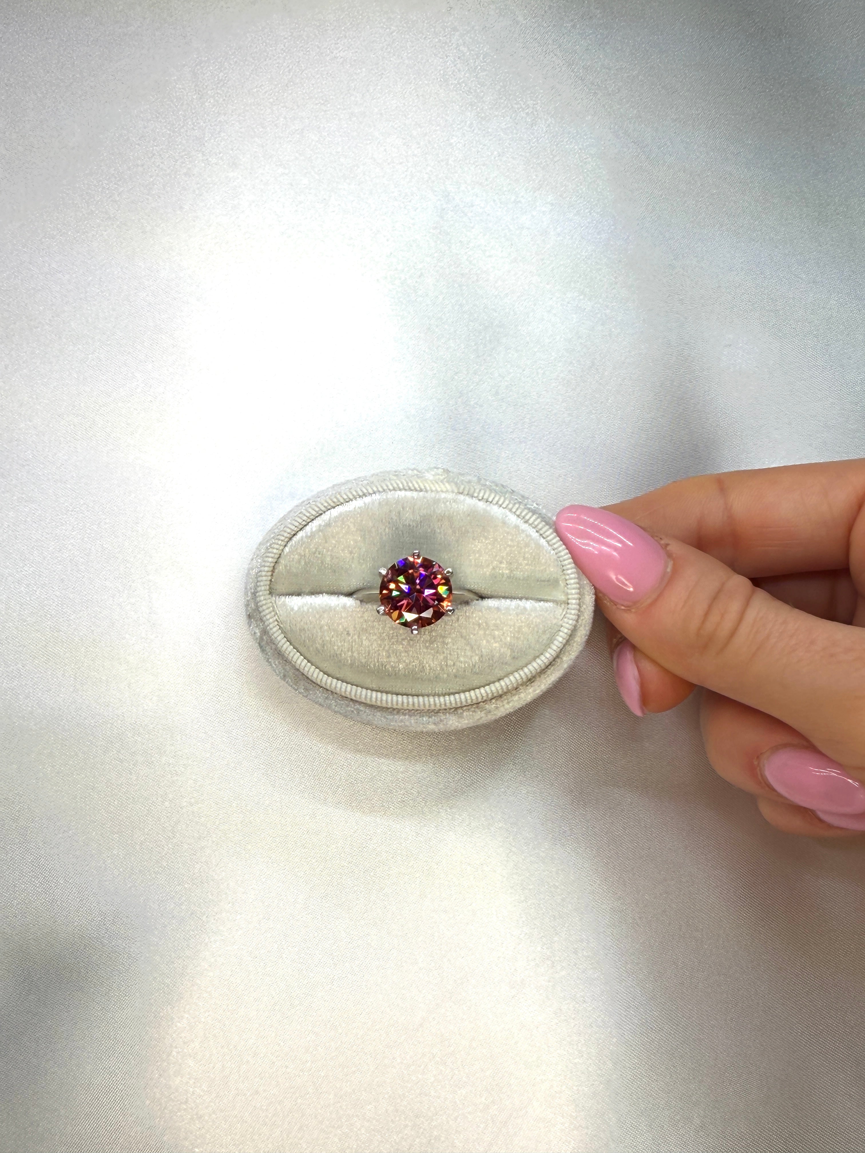 5CT VVS1 Round Brilliant Cut Red Moissanite Ring