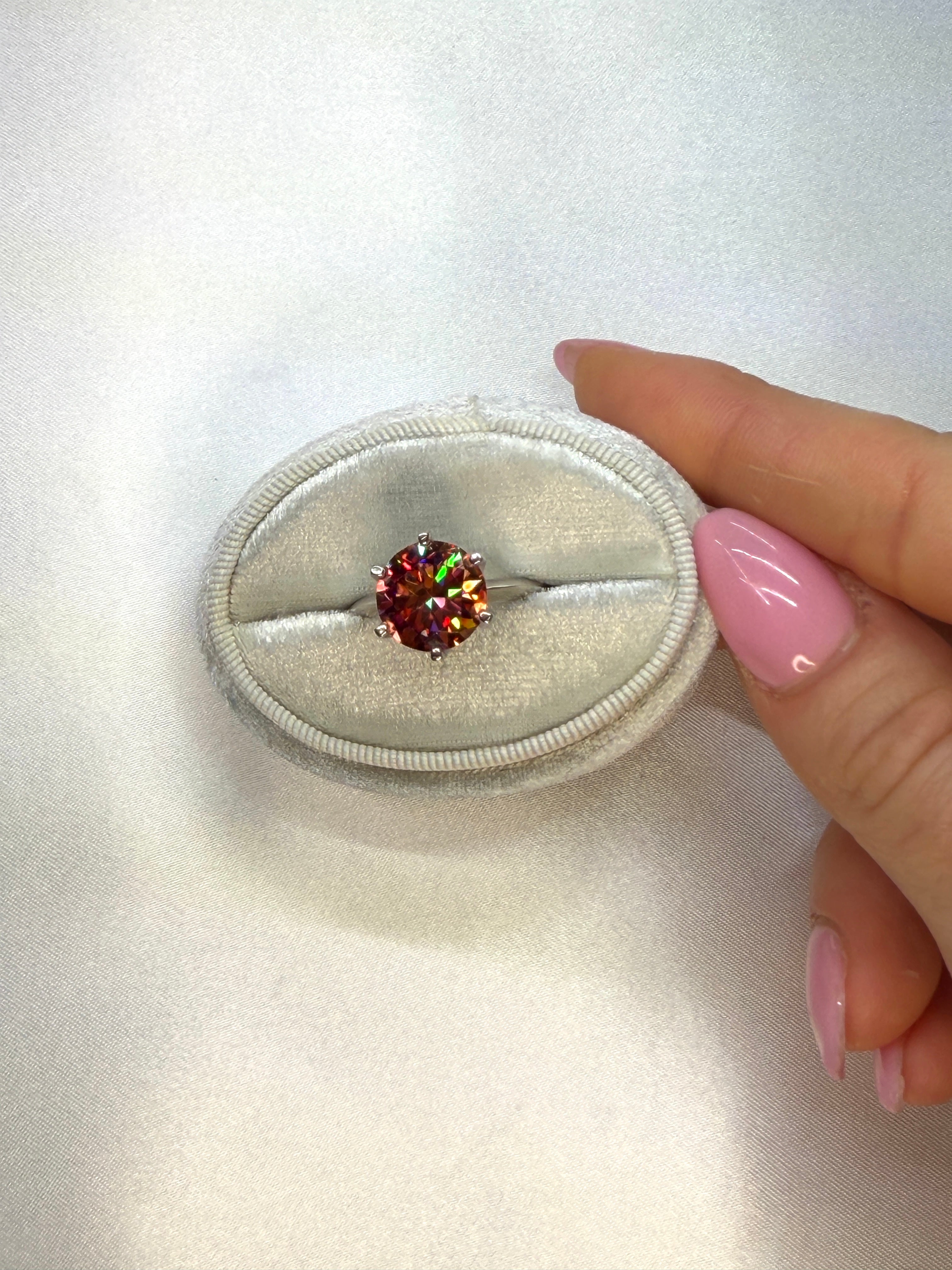 5CT VVS1 Round Brilliant Cut Red Moissanite Ring