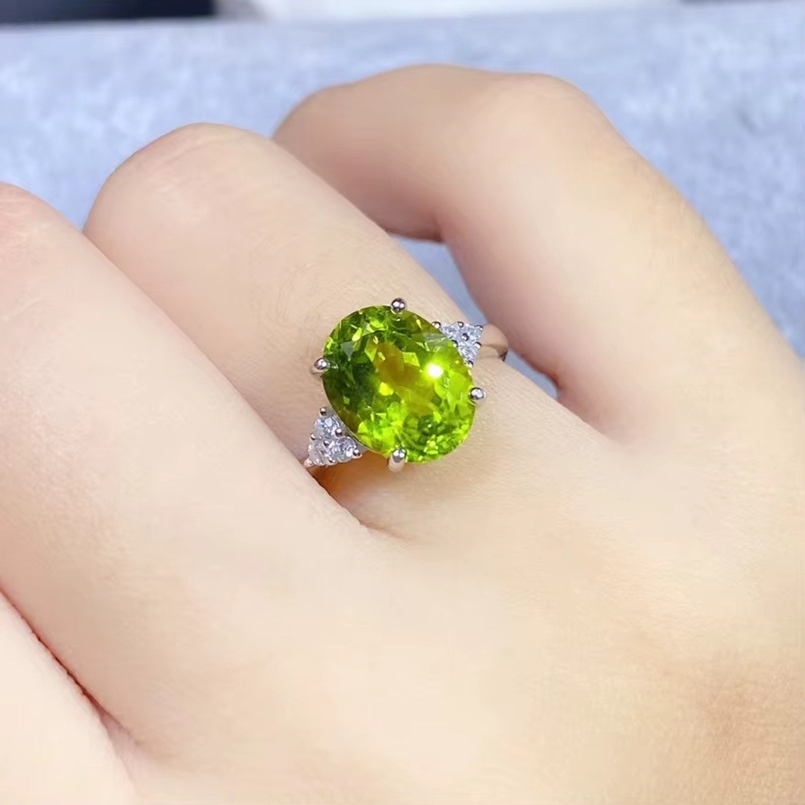 3CT Peridot Birthstone Ring 925 Sterling Silver 8x10mm