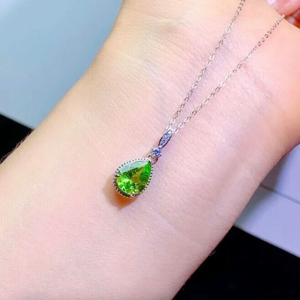 Peridot Gemstone Pendant Necklace, August Birthstone Peridot Pendant 7x9mm 1.5CT