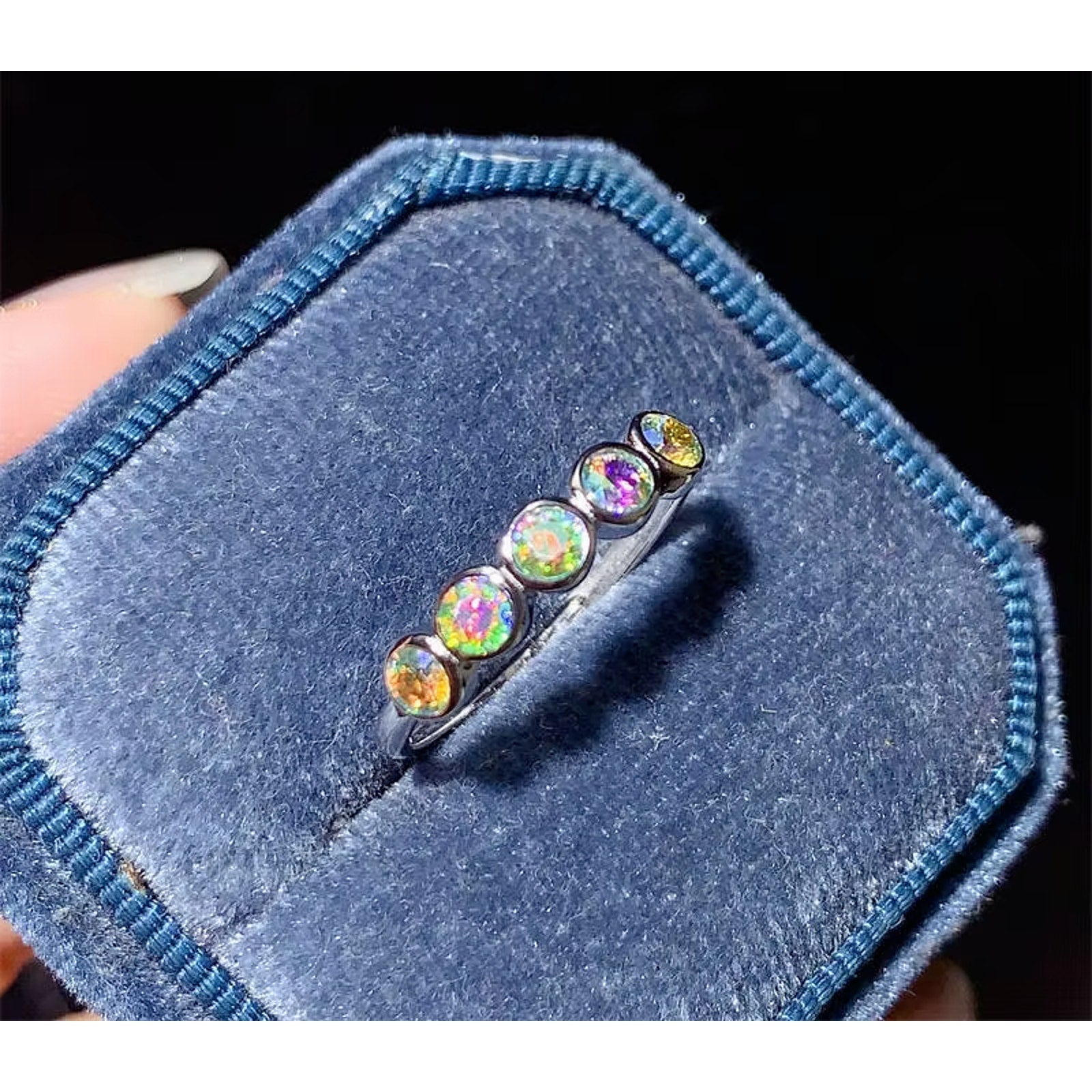 VVS1 Iradescent Rainbow Moissanite Band Ring 3mm