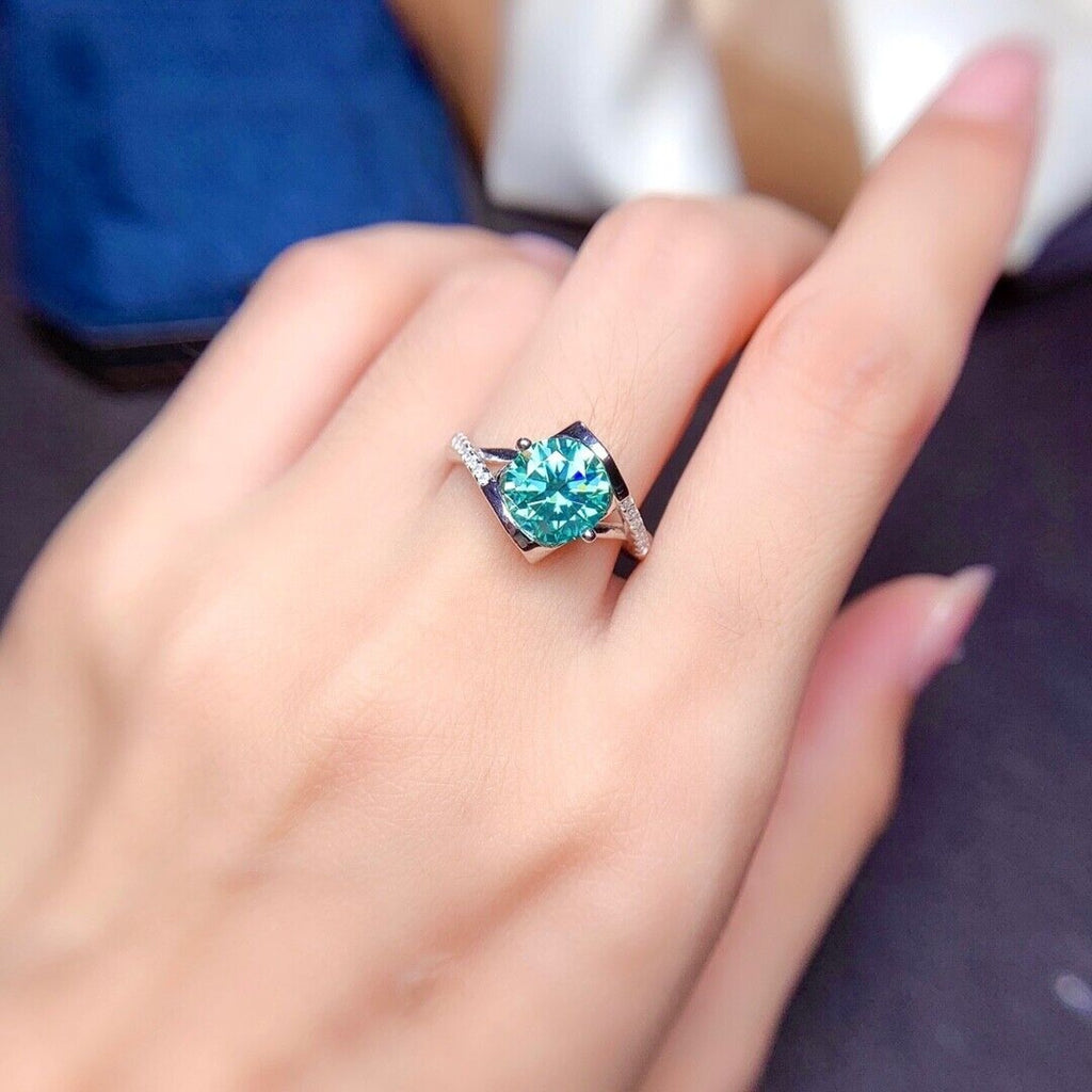 VVS1 Round Brilliant Cut 2 CT Green Moissanite Cocktail Ring