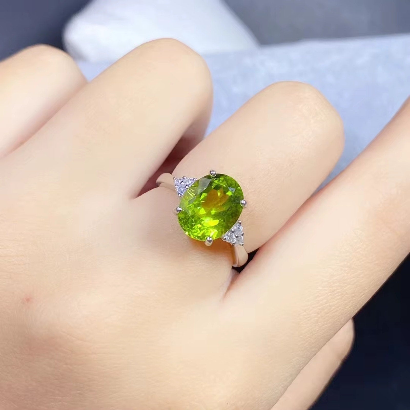 3CT Peridot Birthstone Ring 925 Sterling Silver 8x10mm