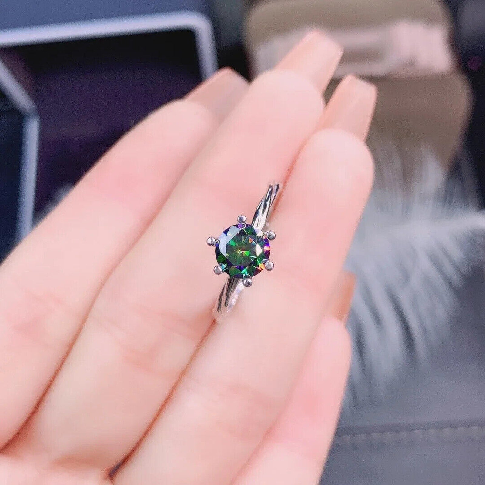 VVS1 1 CT Black Rainbow Moissanite Ring