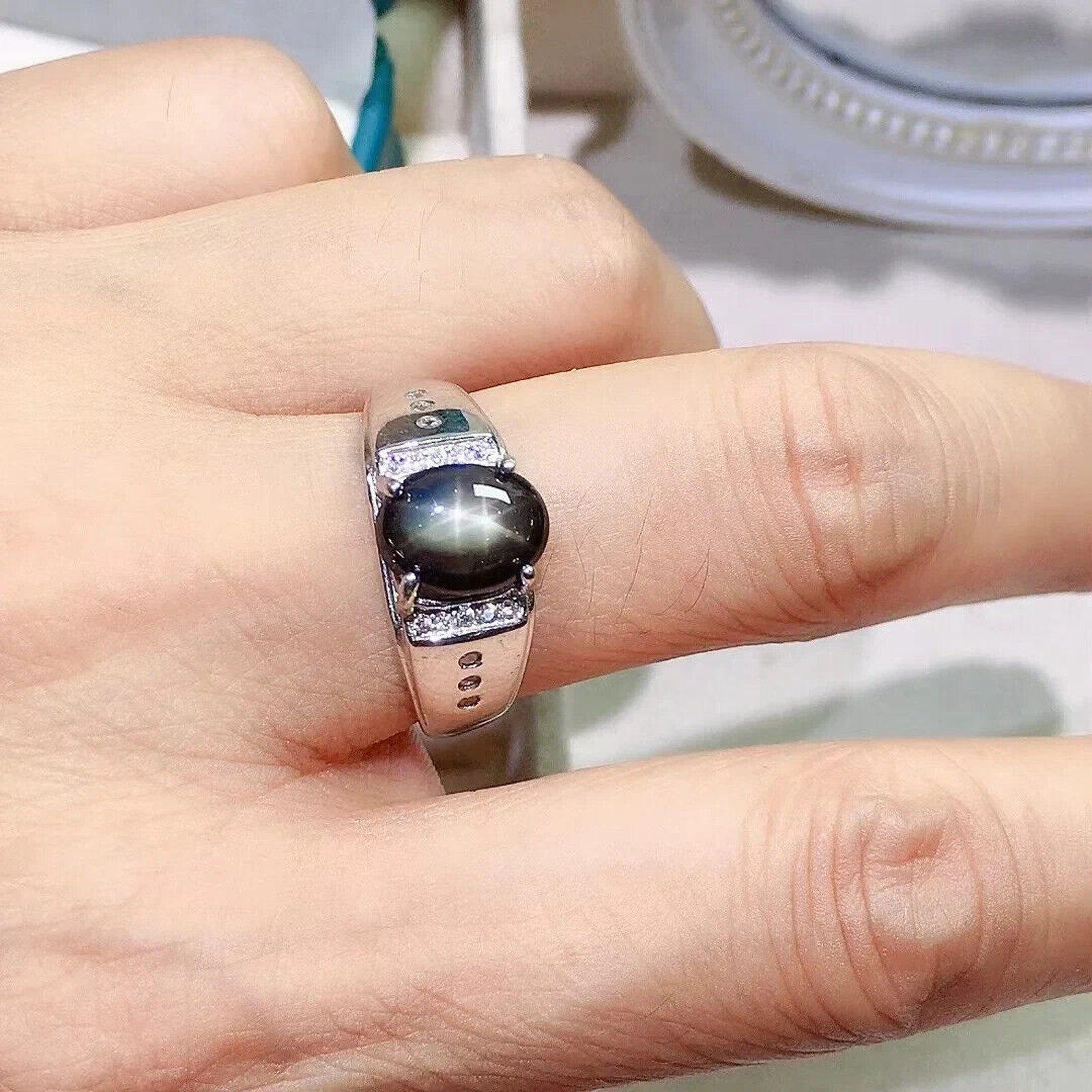 Men’s Star Sapphire Ring – Natural Star Light Sapphire in 925 Sterling Silver