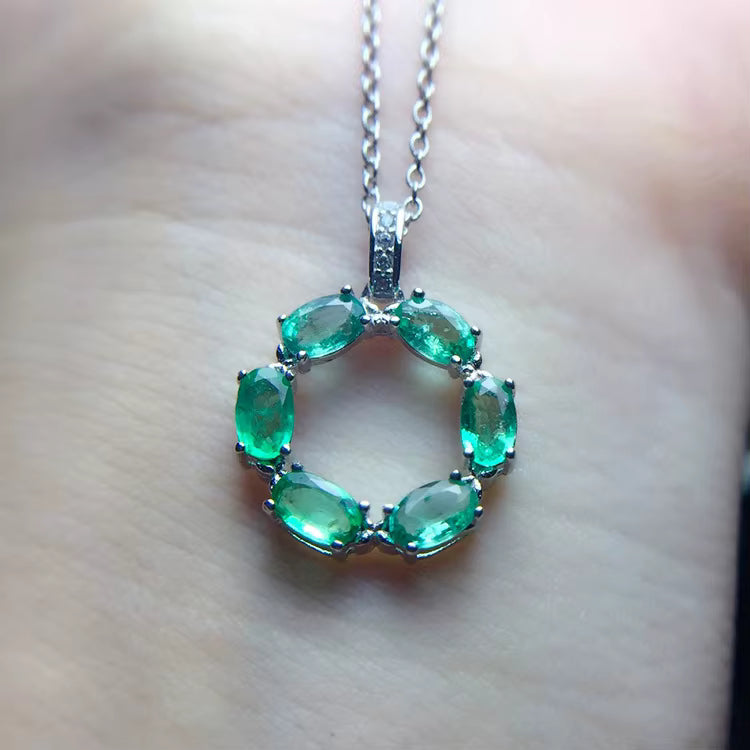 Circle Shape Natural Emerald Pendant Necklace 3x5mm
