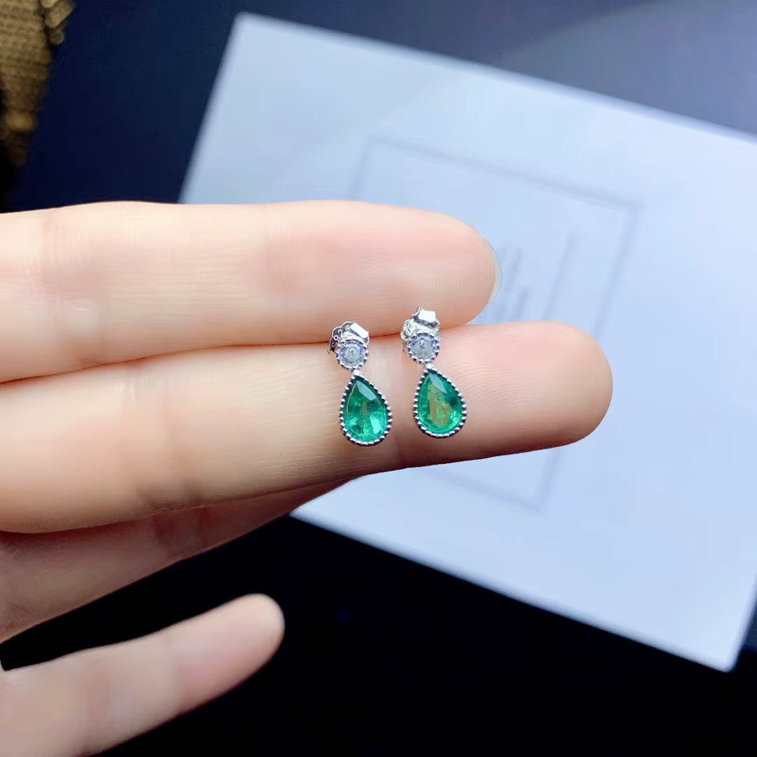 Emerald Teardrop Stud Earrings 4x6mm Natural Emerald