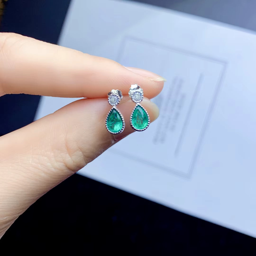 Emerald Teardrop Stud Earrings 4x6mm Natural Emerald