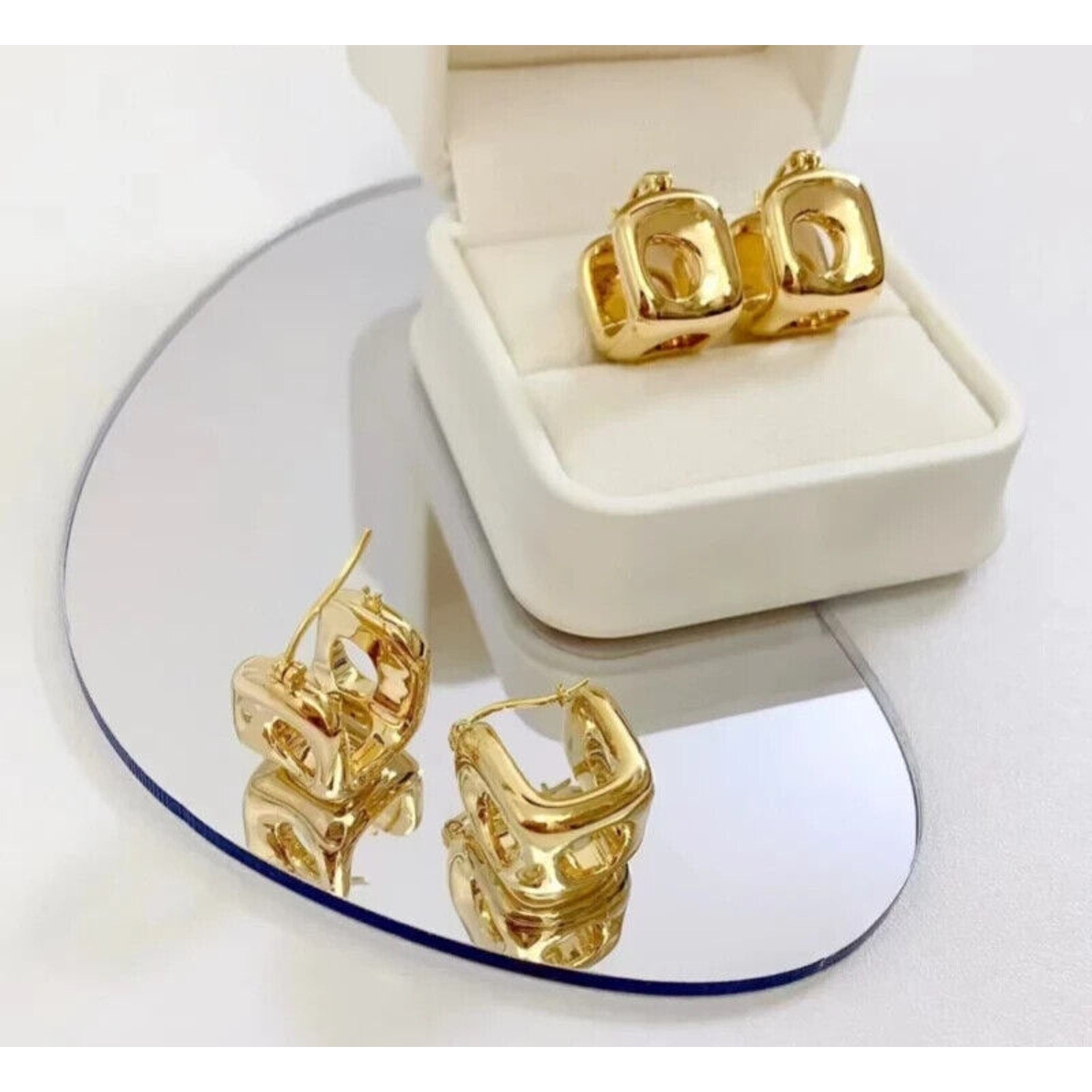 Solid Yellow Gold Rounded Hoop Earrings, 18k Yellow Gold Unique Hoops A750