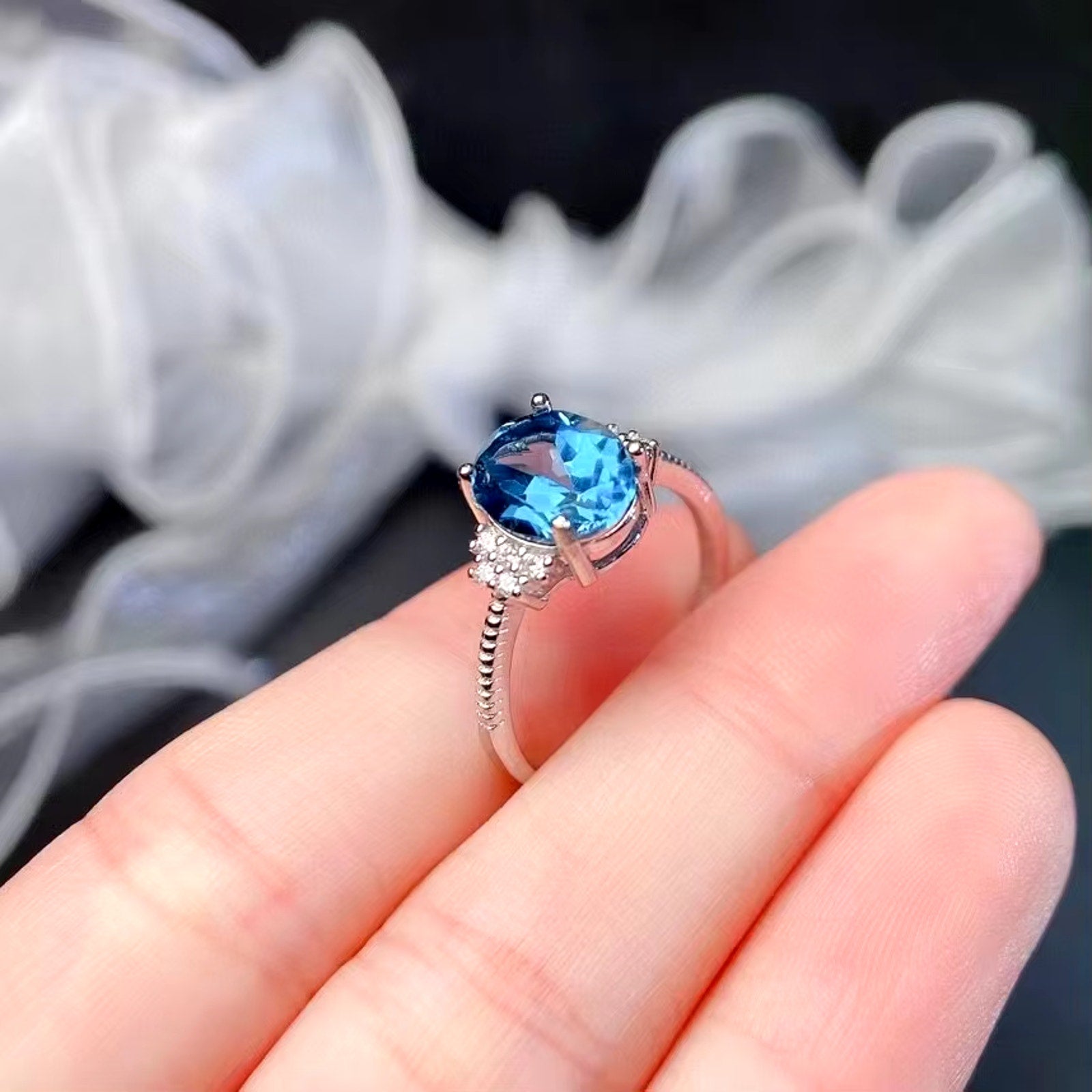 2CT VVS London Blue Topaz Ring Oval Cut London Blue Topaz