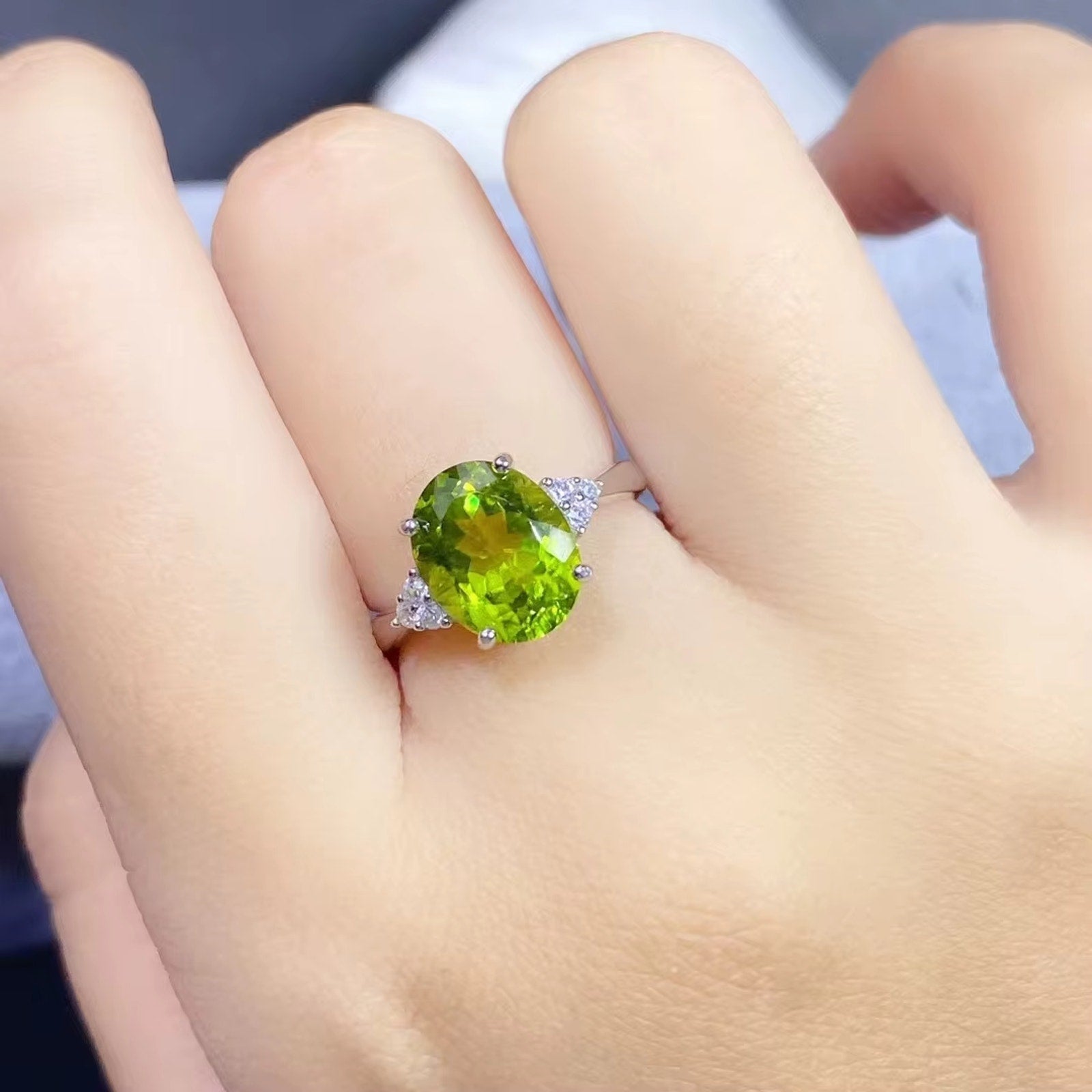 3CT Peridot Birthstone Ring 925 Sterling Silver 8x10mm