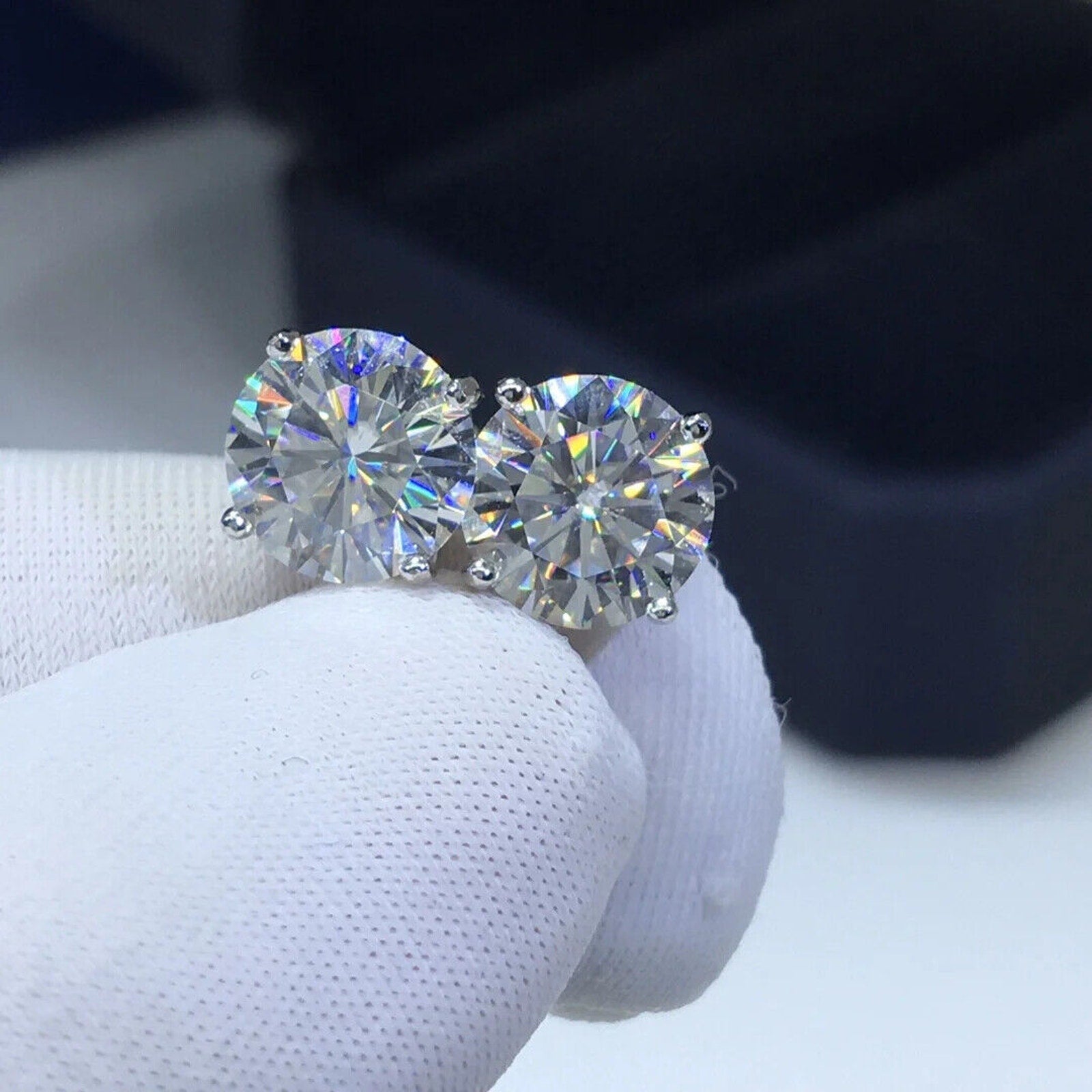 VVS1 Round Brilliant Cut White Moissanite Stud Earrings 1CT, 2CT or 3CT