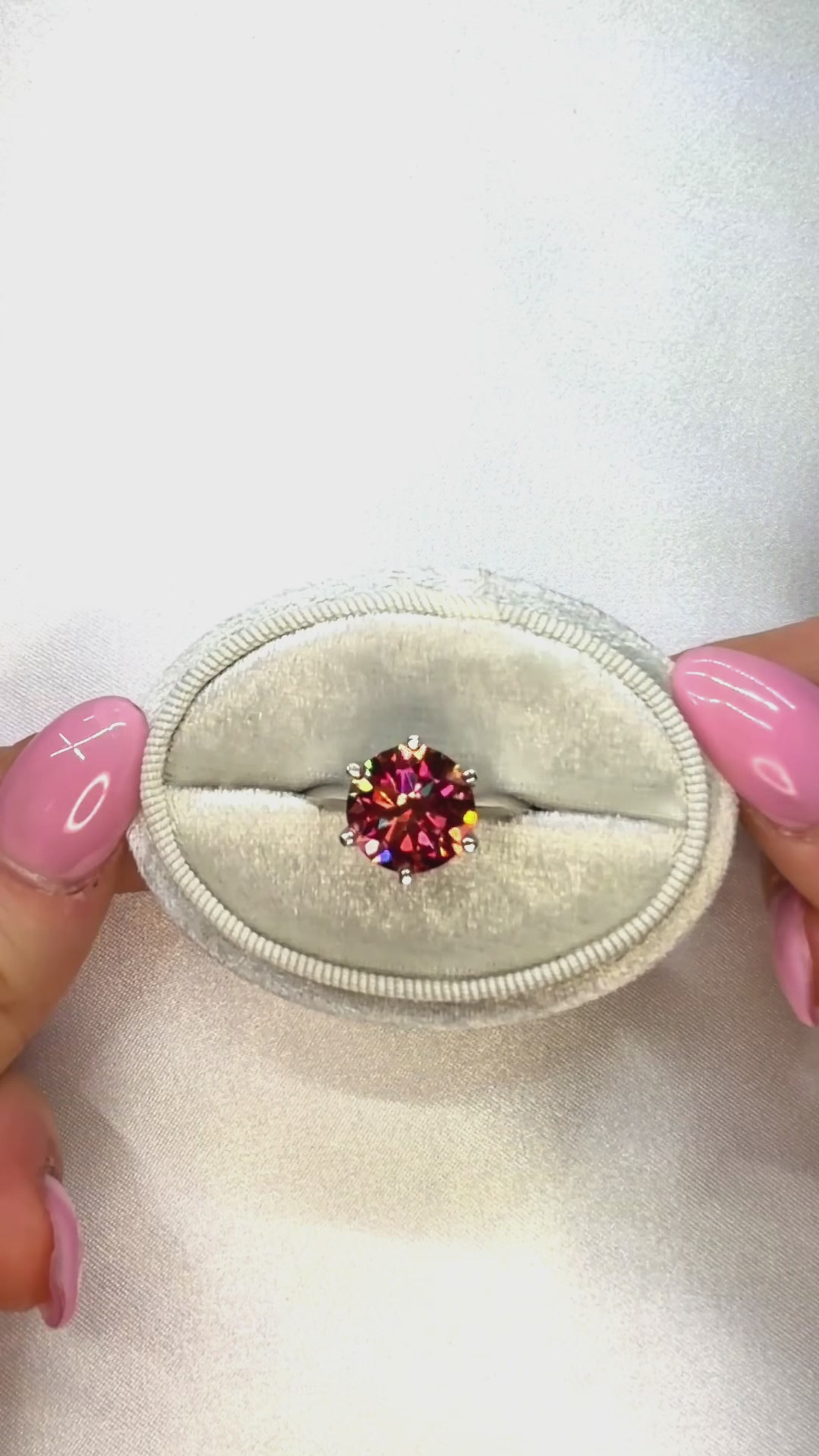 5CT VVS1 Round Brilliant Cut Red Moissanite Ring