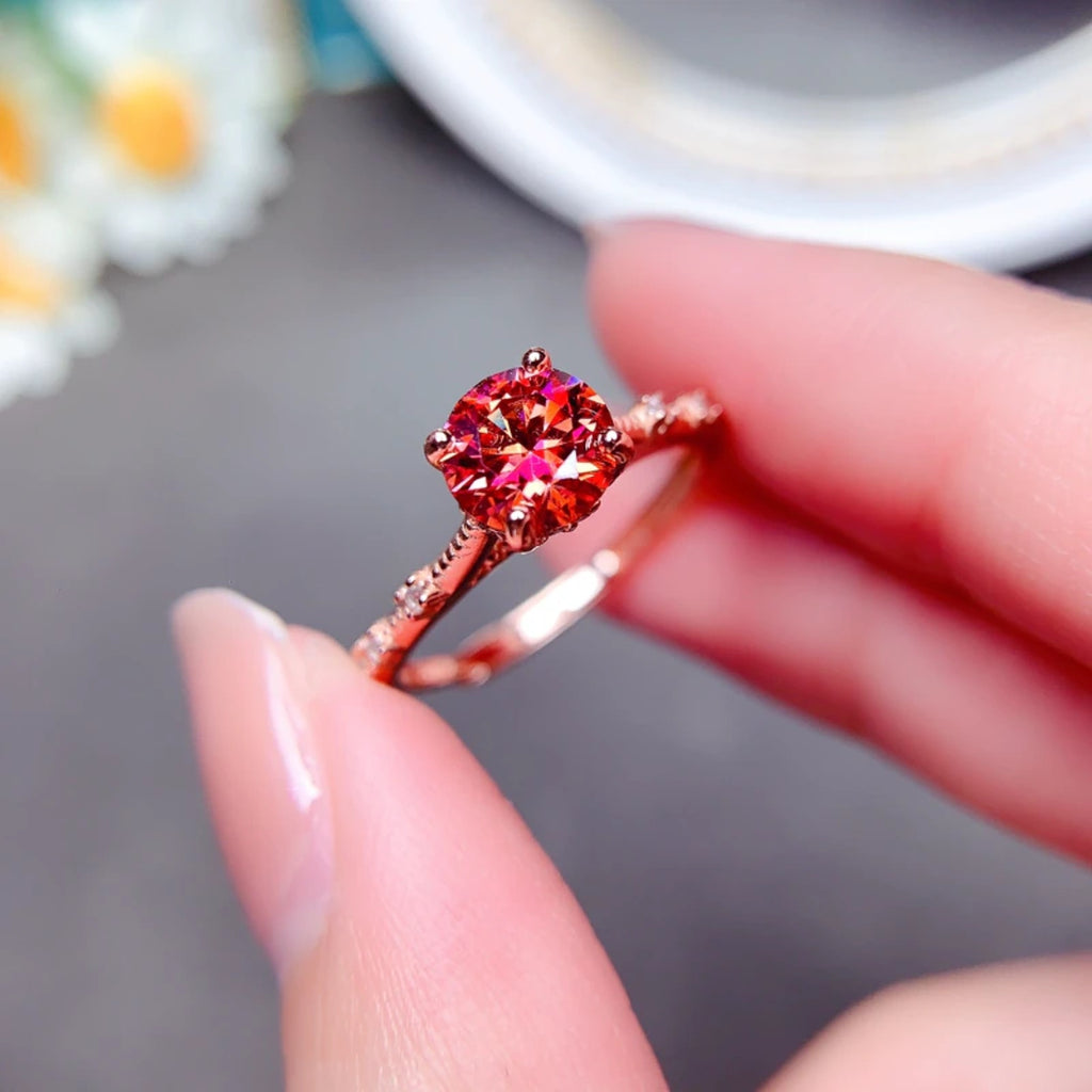 VVS1 1 CT Round Brilliant Cut Red Moissanite Crown Setting Ring