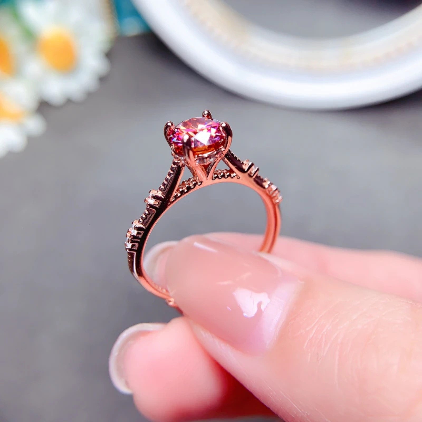 VVS1 1 CT Round Brilliant Cut Red Moissanite Crown Setting Ring