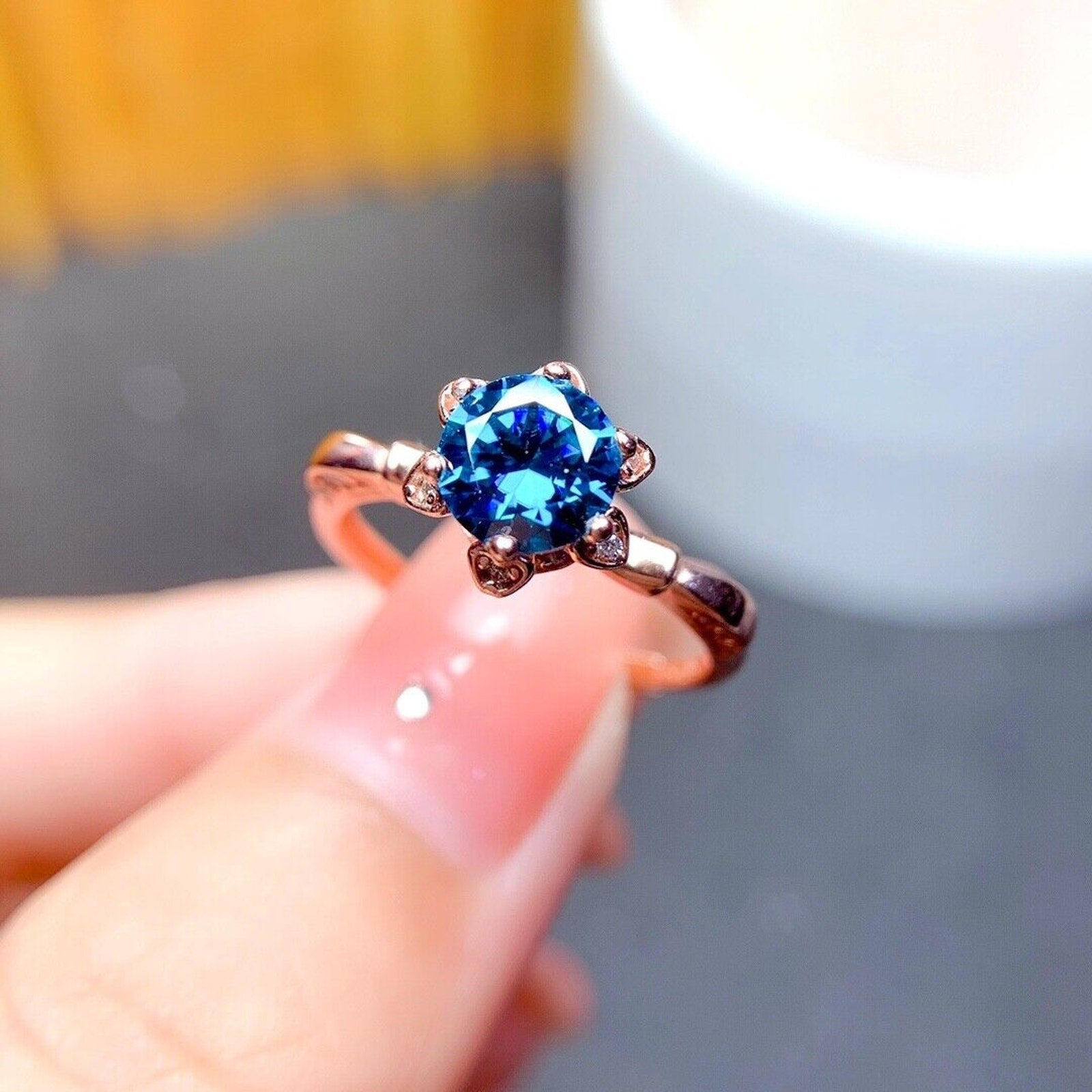 VVS1 1 CT Royal Blue Moissanite Flower Ring