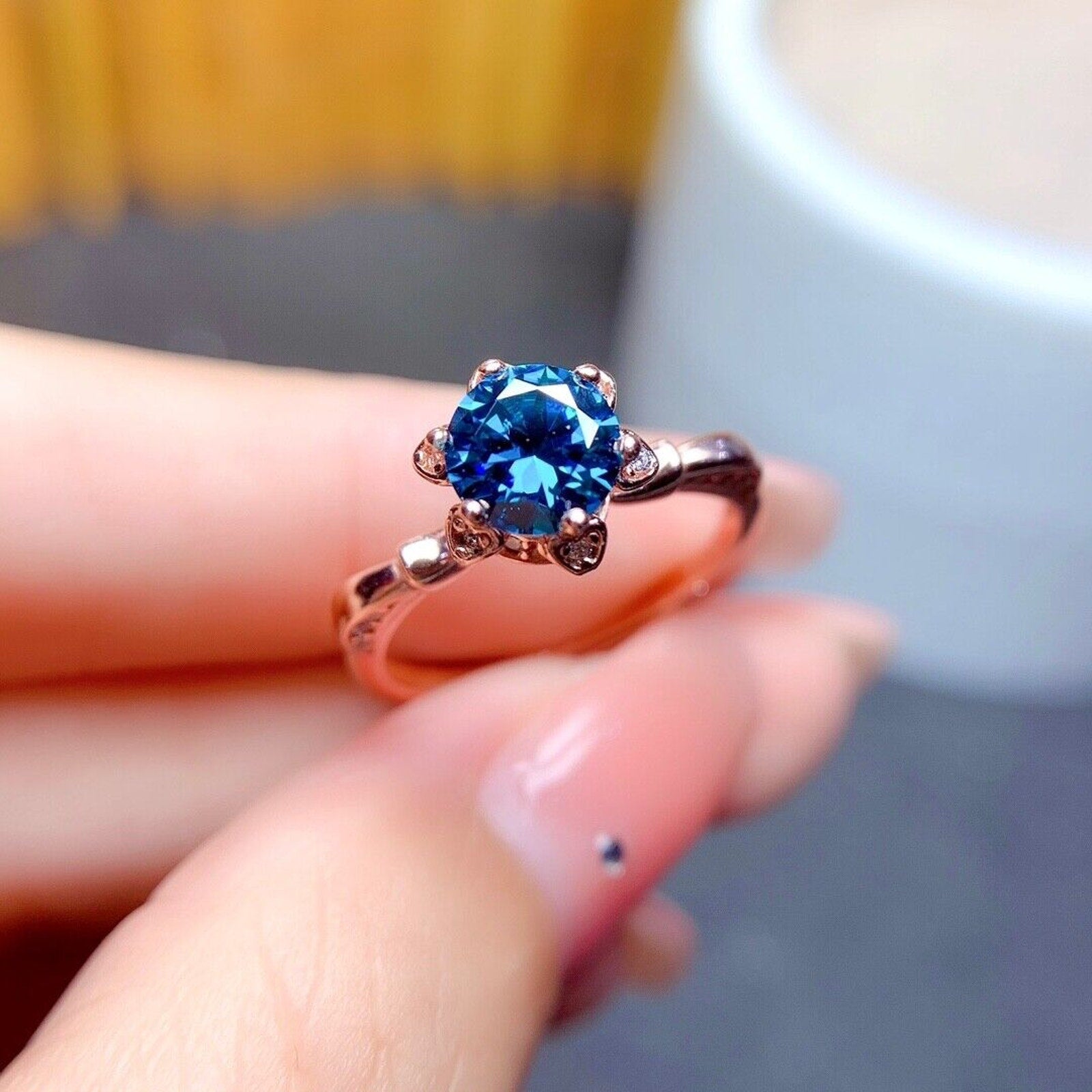 VVS1 1 CT Royal Blue Moissanite Flower Ring